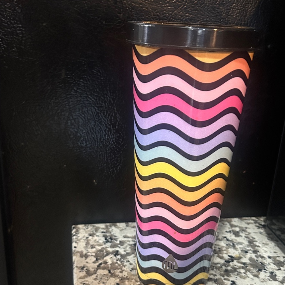 Colorful Wave Pattern Tumbler - Picture 3 of 4